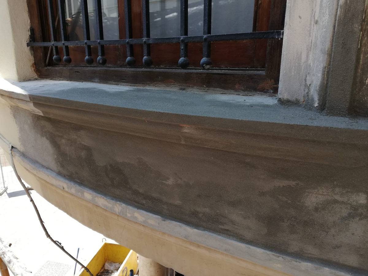 Acabado de la cornisa tras la reparación