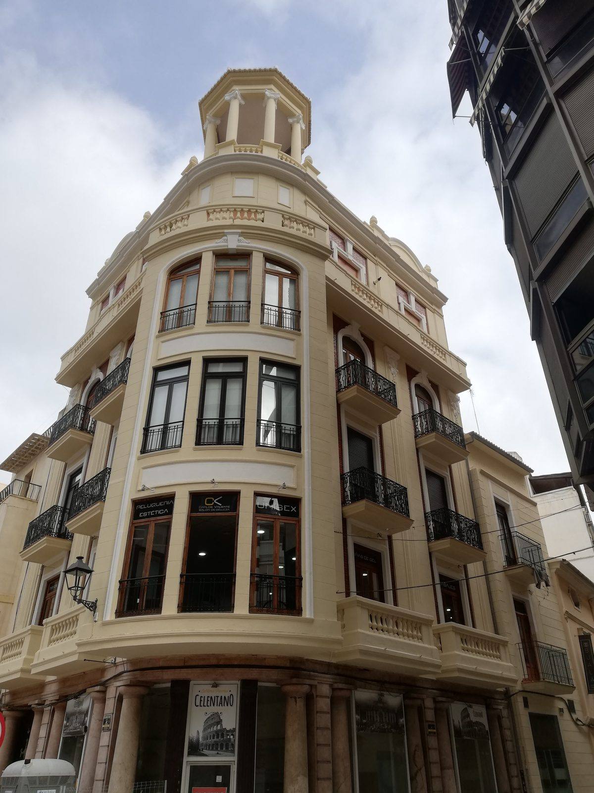 Fachada de un edificio histórico de Alzira ya restaurada